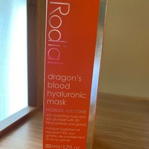 Radial dragon’s blood hyaluronic mask